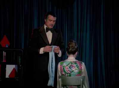 Did he pick up that box
like that with her in there? - The Six Million Dollar Man