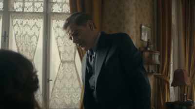Did you really burn
all my letters to you? - "Maigret" Maigret in Montmartre