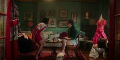 -Did she say anything?
-I ran out before she could. - Katy Keene