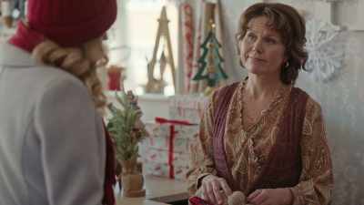 - Did you say he's out all day? - Christmas on the Alpaca Farm
