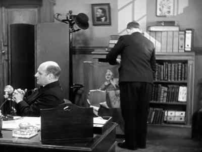 - Did you see, or hear
anything during the night?
- No, sir. - Blackmail