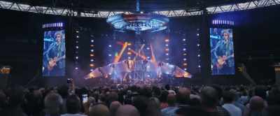 ♪ Did you see him hide? ♪ - Jeff Lynne's ELO: Wembley or Bust