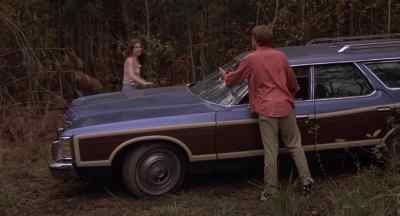- Did you see him?
- Get back in the car. - Squirm