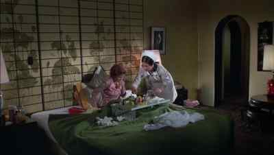 Did you see it, Mrs. Davis? - It's Alive