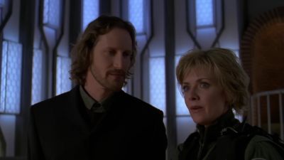 - Did you see that?
- See what? - Stargate SG-1