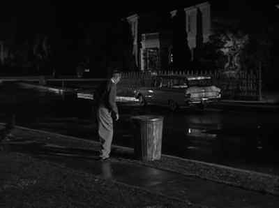 -Did you see that?
-See what? - Alfred Hitchcock Presents