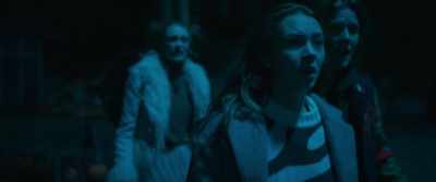 - Did you see that?
- We need to get out of here! - Carousel