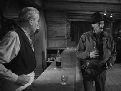 - Did you see that?
- Yes, sir. He drew first. - The Gunfighter