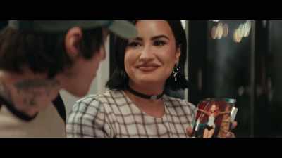 - Did you sing?
- Yeah, singing was my, my talent. - Child Star