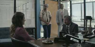 - Did he smell like cigarettes?
- [stammers] - Dexter: Original Sin