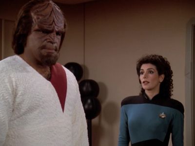 Did the table do something wrong? - Star Trek: The Next Generation