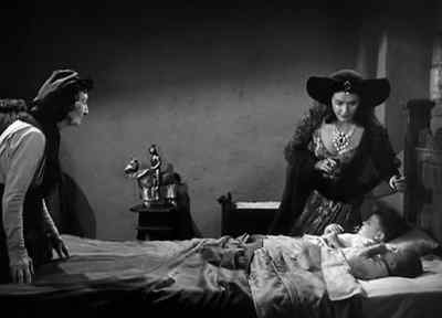 - Did he touch them?
- I think he loves them, the darlings. - Tower of London