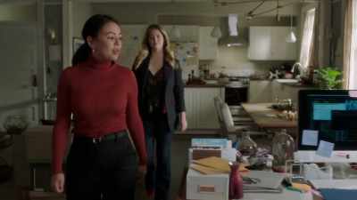 Didn't we decide
you were gonna drop the whole - Pretty Little Liars: The Perfectionists