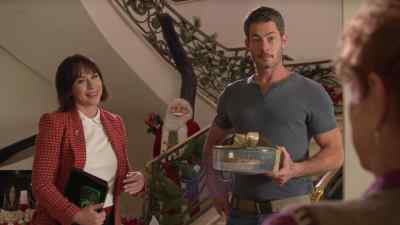 Didn't know you could hire
someone to do it for you. - The Holiday Junkie