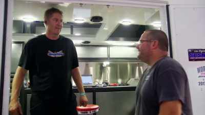 - Didn't make it?
- Whatever. Yeah, he made it. [chuckle] - Street Outlaws No Prep Kings Team Attack
