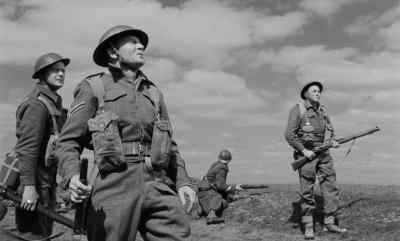 - Didn't open up on us.
- Better targets on the beach, that's why. - Dunkirk