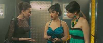 - Didn't you save his number?
- I know it by heart. - Beauty and the Dogs