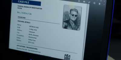 Dietrich Case, his son,
is a Berlin banker - Inside Man: Most Wanted