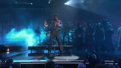 ♪ Dig, if you will,
the picture ♪ - Let's Go Crazy: The Grammy Salute to Prince