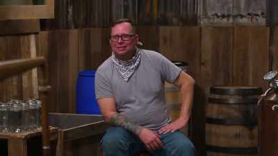 [digger] you're sitting
in between two - Moonshiners: Master Distiller