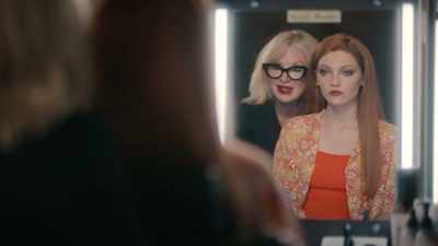 Ding-dong, darling!
Let's get you off to hair. - Geek Girl