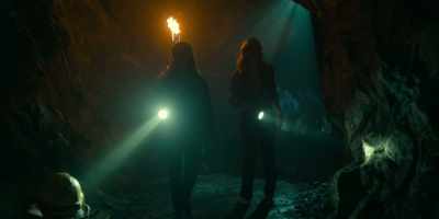 [Dinosaur growling] - Jurassic World: Dominion