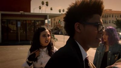 

[dinosaur grunts] - Marvel's Runaways