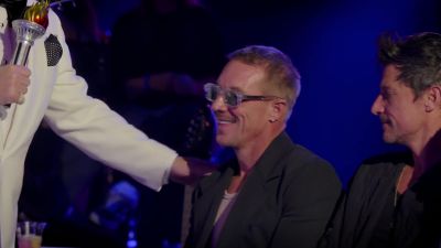 -Diplo's here! What's going on, buddy?
-[audience cheers] - Torching 2024: A Roast of the Year