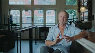 Dire Straits' manager
was conscious of that - Under the Volcano