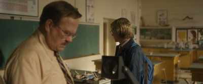 ♪ Dirty cash, I want you ♪ - Dahmer - Monster: The Jeffrey Dahmer Story