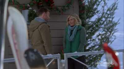 Distract him for, like,
an hour after the tree lighting, - Christmas at Holly Lodge
