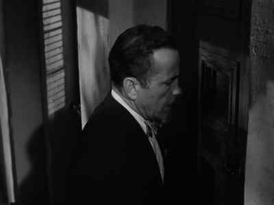 - Dix?
- Let me in. - In a Lonely Place