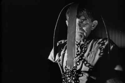 Do your chains hurt you? - Bedlam
