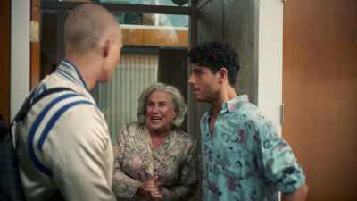 - Do you fancy some eel?
- No, yuck. - Just Friends