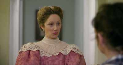 - Do you get it?
- Well, I think you are a disgrace, - Lady of the Manor