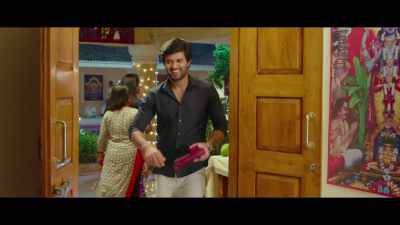 - Do grandmother is there?
- She is inside. - Geetha Govindam
