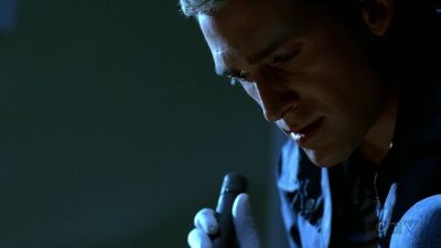 - Do you have your cell phone on you?
- Why? - CSI: Crime Scene Investigation