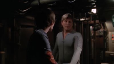- Do we have to show her everything?
- Kianna. - Stargate SG-1
