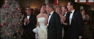 - Do we have time for a show?
- What about the Sands lounge? - Ocean's Eleven