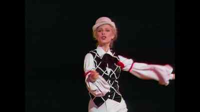 ♪ Do you hear the beat? ♪ - The Muppet Show