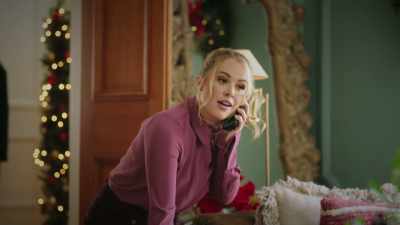 Do I detect potential
for a mistletoe photo? - Unwrapping Christmas: Olivia's Reunion