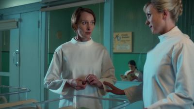 Do I just, erm, pick her up?
Am I allowed? - Call the Midwife