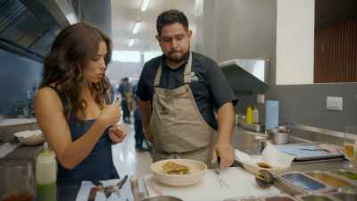 Do I just scoop it,
or what happens? - Eva Longoria: Searching for Mexico