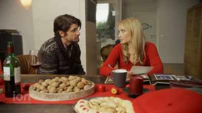- Do I look happy
to you right now? - Best Christmas Ball Ever!