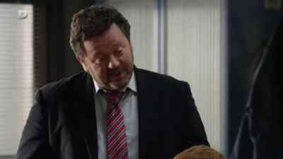 Do you know that guy, Tans? - The Brokenwood Mysteries