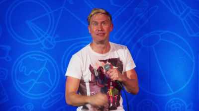 Do you know how lucky you are to be alive? - Russell Howard: Recalibrate