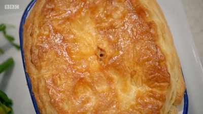 Do you know, looking at that pie,
it looks so tempting. - Britain's Best Home Cook