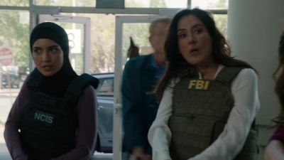 Do we know which theater?
Uh, no. - NCIS: Los Angeles