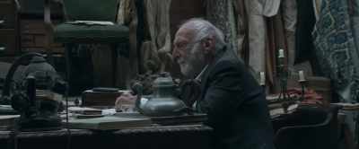 - Do you know Vilnius, commissioner?
- No, I don't. - Maigret