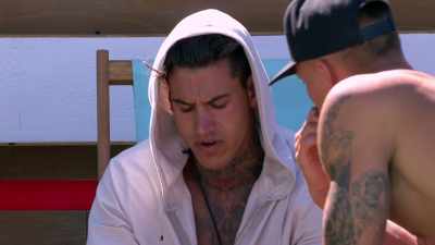 Do you know what I mean?
I've got feelings for her - Love Island